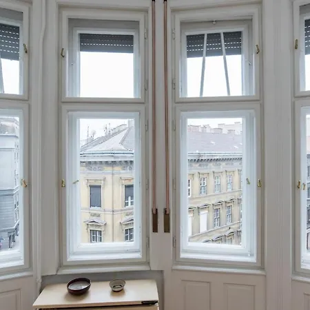Appartamento Casa Liberty Gutenberg Ter Budapest